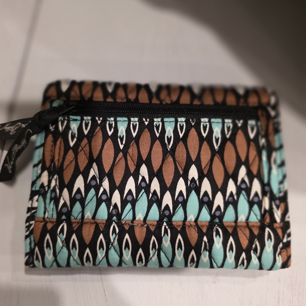 Patterned Clutch with Geometric Design - Picture 3 of 3